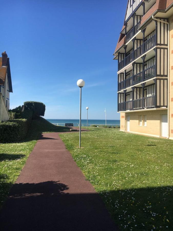 Beautiful Apartment With Gardenlk Cabourg Zewnętrze zdjęcie